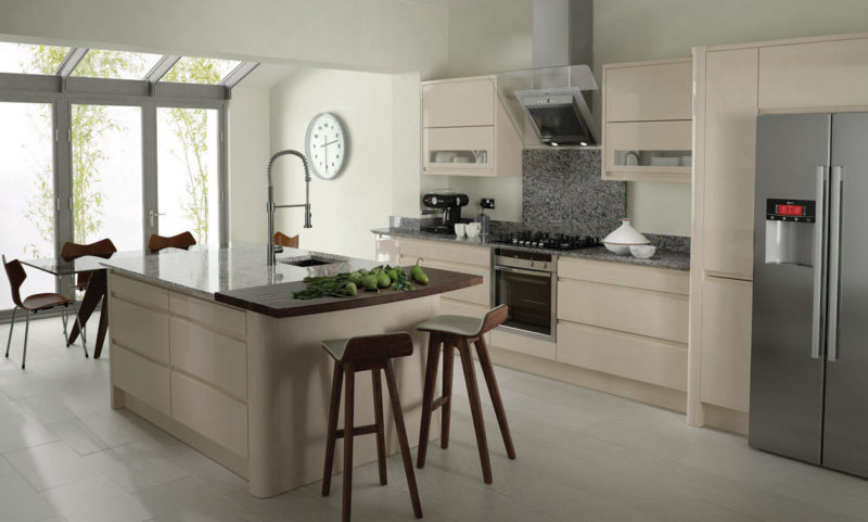 Beige kitchen (18)