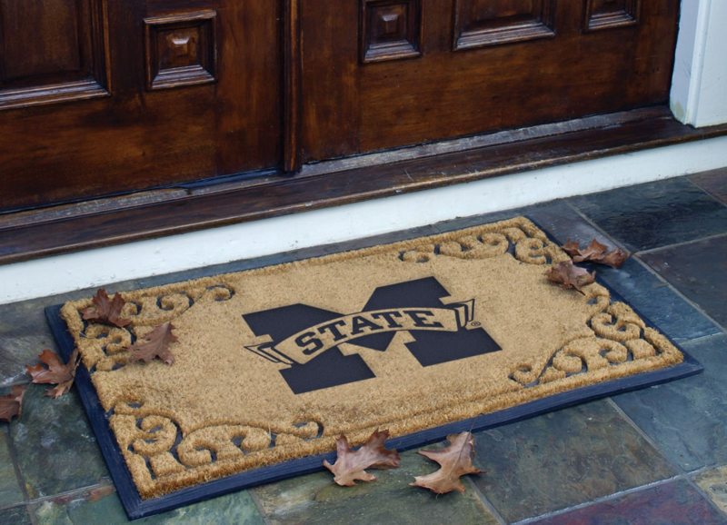 Rugs in hallway (01)