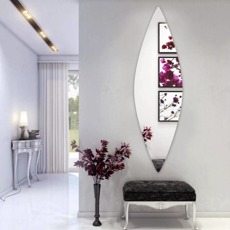 dizajnerskoe-zerkalo-v-prihozhej