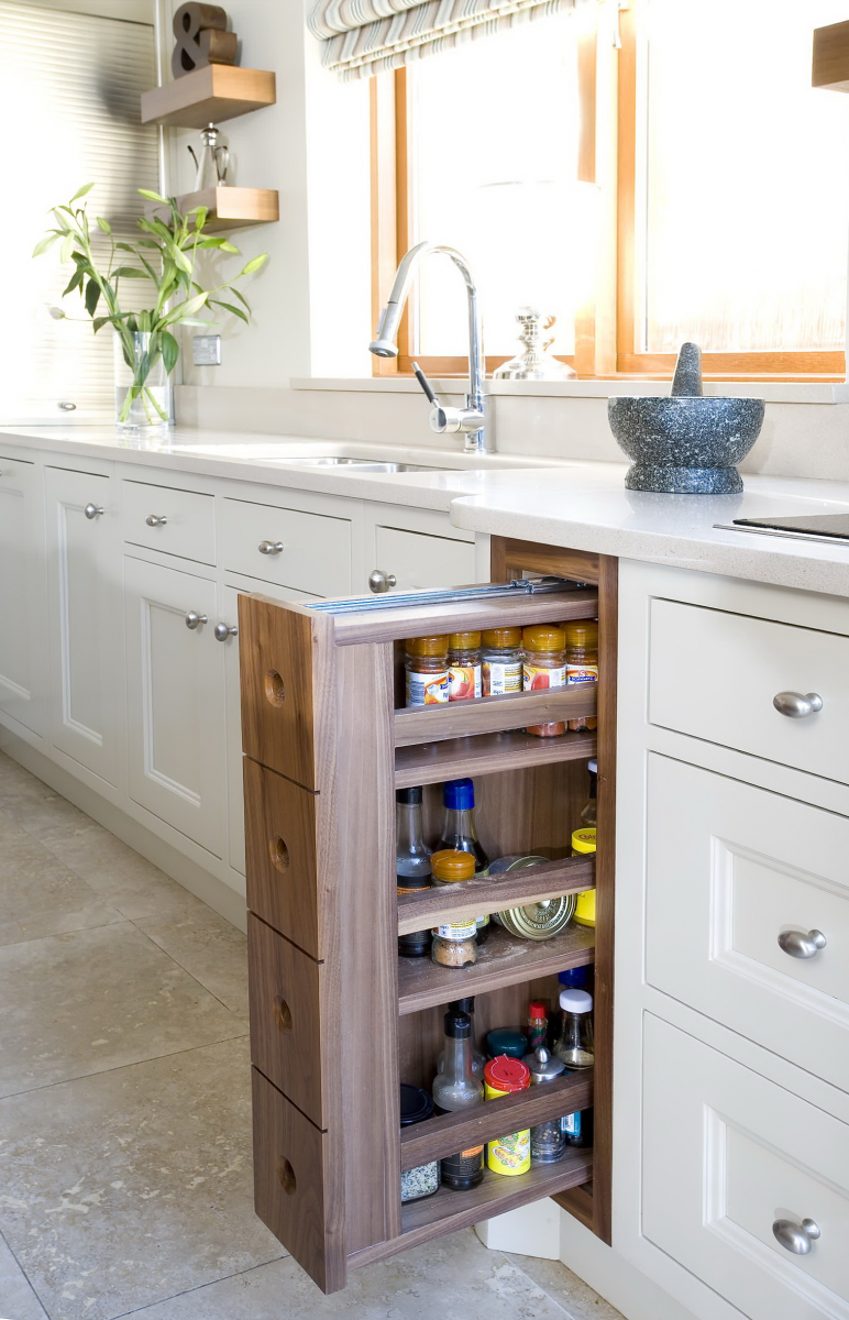 vydvizhnye_korziny_dlya_kukhni-37